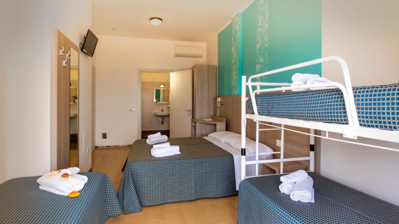 Hotel President'S Πέζαρο Εξωτερικό φωτογραφία