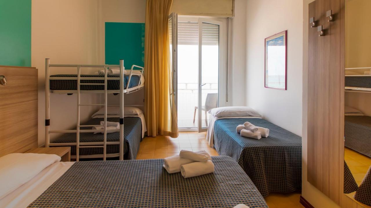 Hotel President'S Πέζαρο Εξωτερικό φωτογραφία