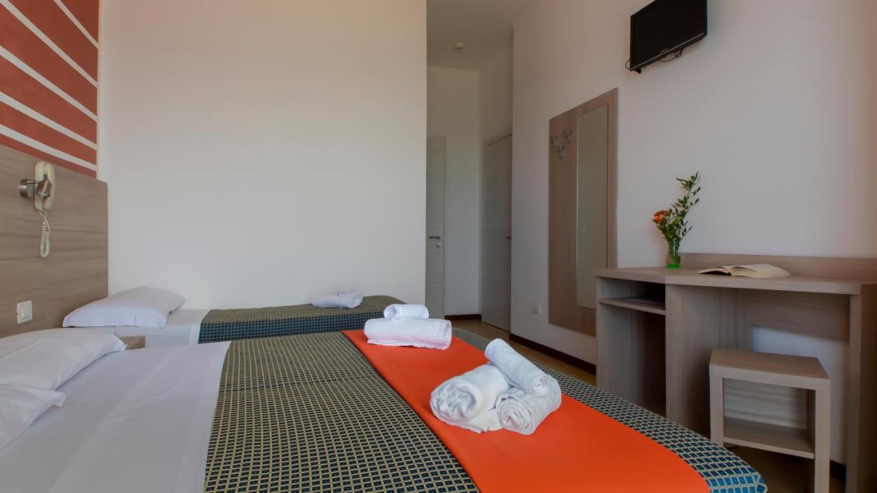 Hotel President'S Πέζαρο Εξωτερικό φωτογραφία