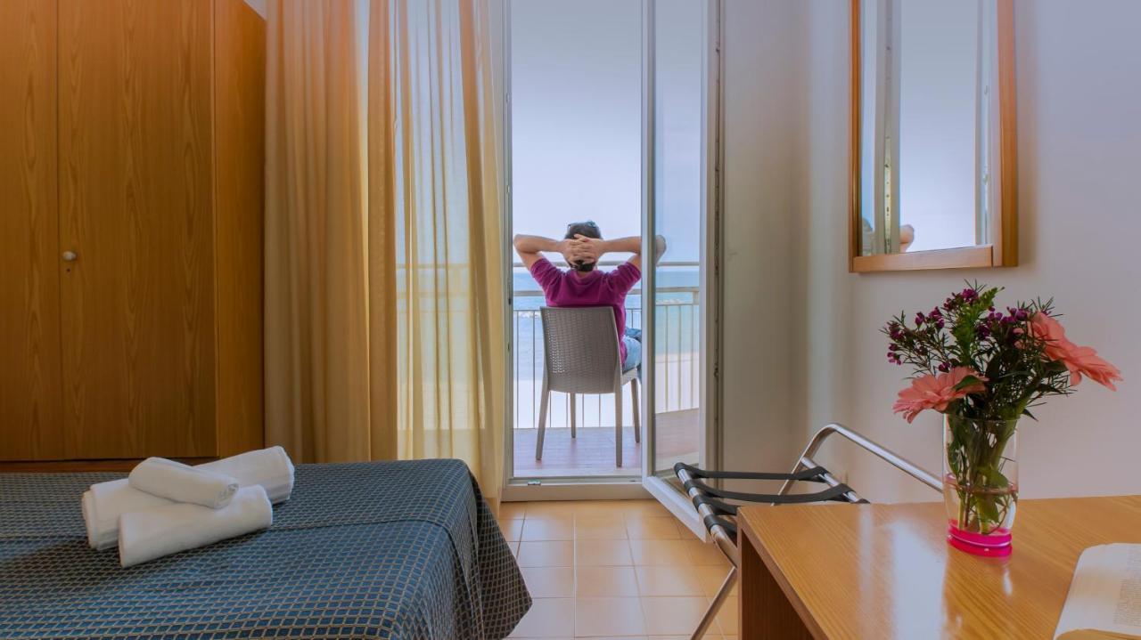 Hotel President'S Πέζαρο Εξωτερικό φωτογραφία