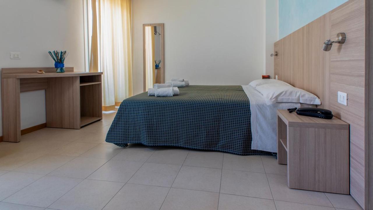 Hotel President'S Πέζαρο Εξωτερικό φωτογραφία