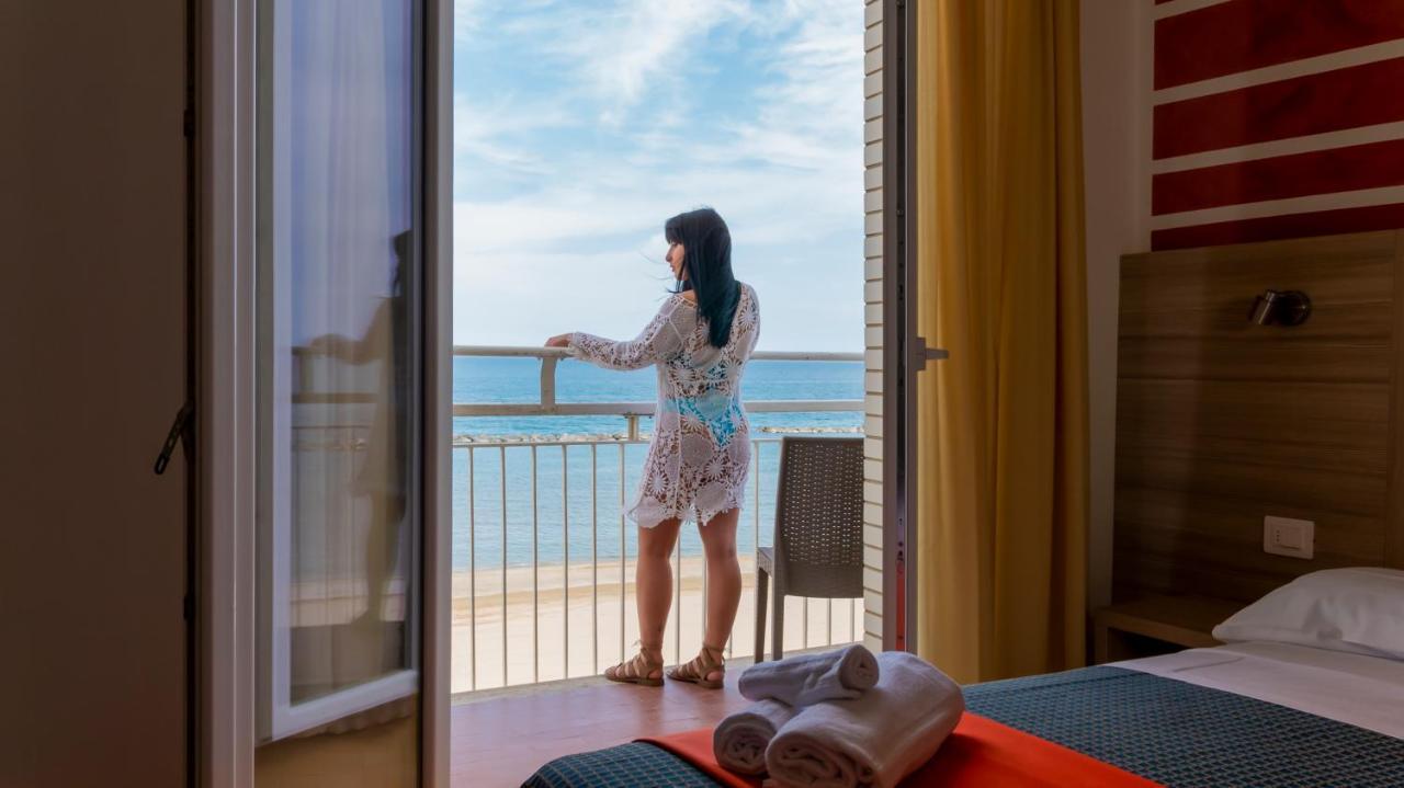 Hotel President'S Πέζαρο Εξωτερικό φωτογραφία
