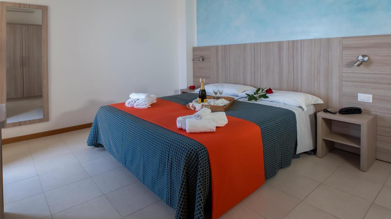 Hotel President'S Πέζαρο Εξωτερικό φωτογραφία