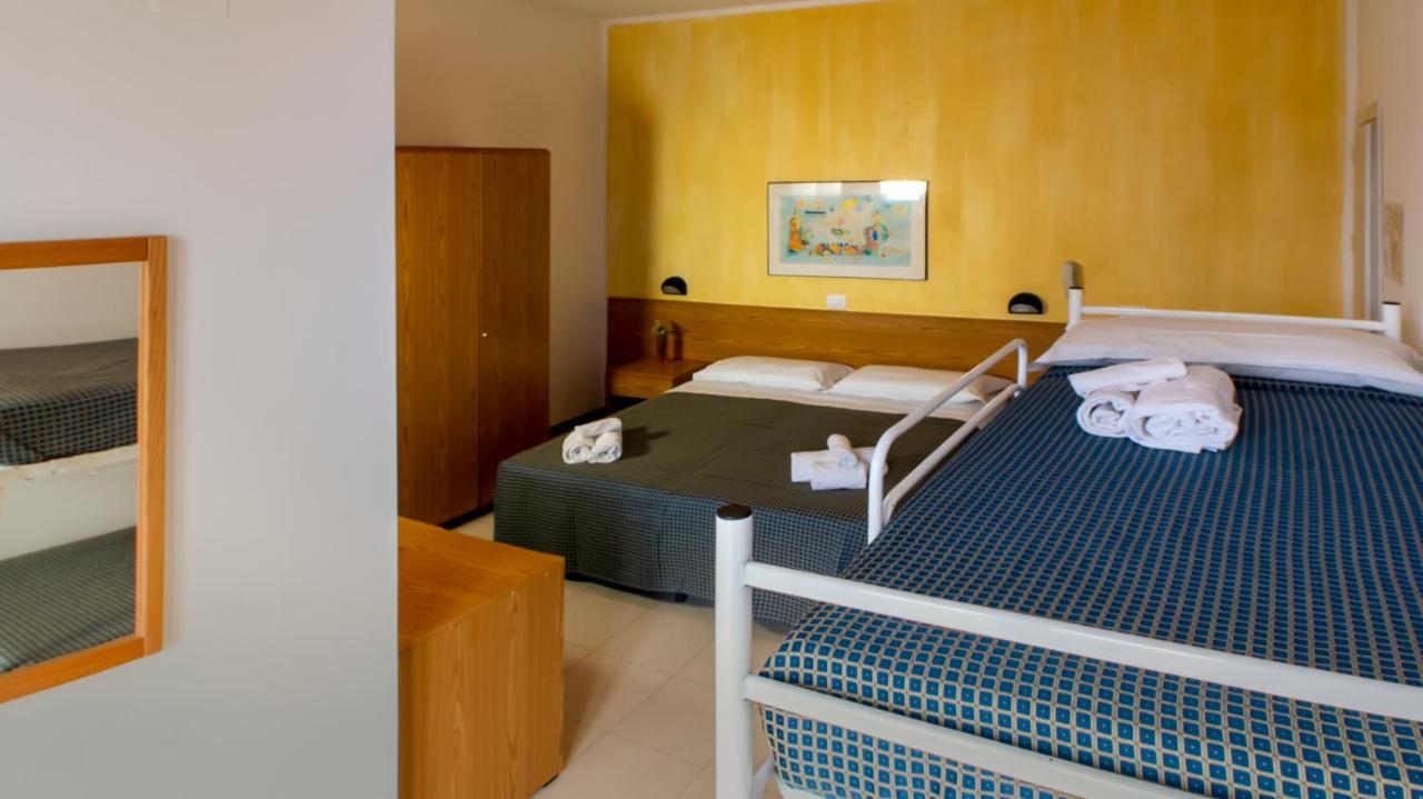 Hotel President'S Πέζαρο Εξωτερικό φωτογραφία