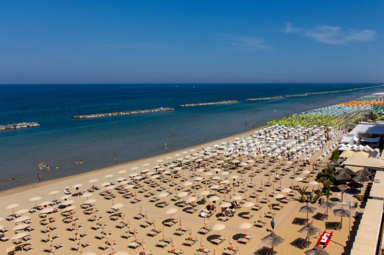 Hotel President'S Πέζαρο Εξωτερικό φωτογραφία