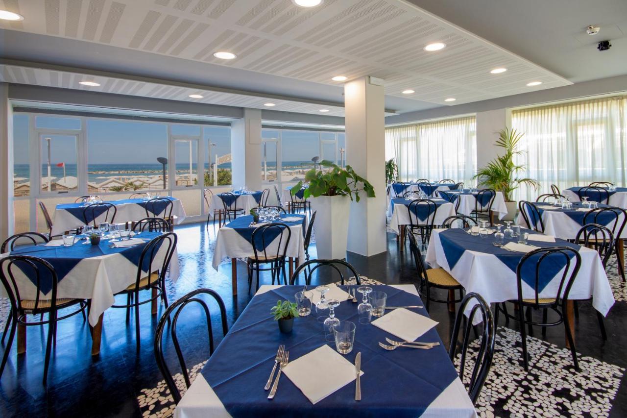 Hotel President'S Πέζαρο Εξωτερικό φωτογραφία