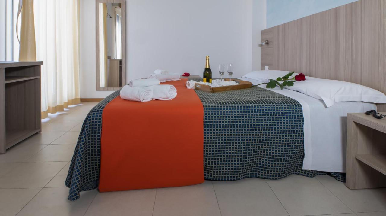 Hotel President'S Πέζαρο Εξωτερικό φωτογραφία