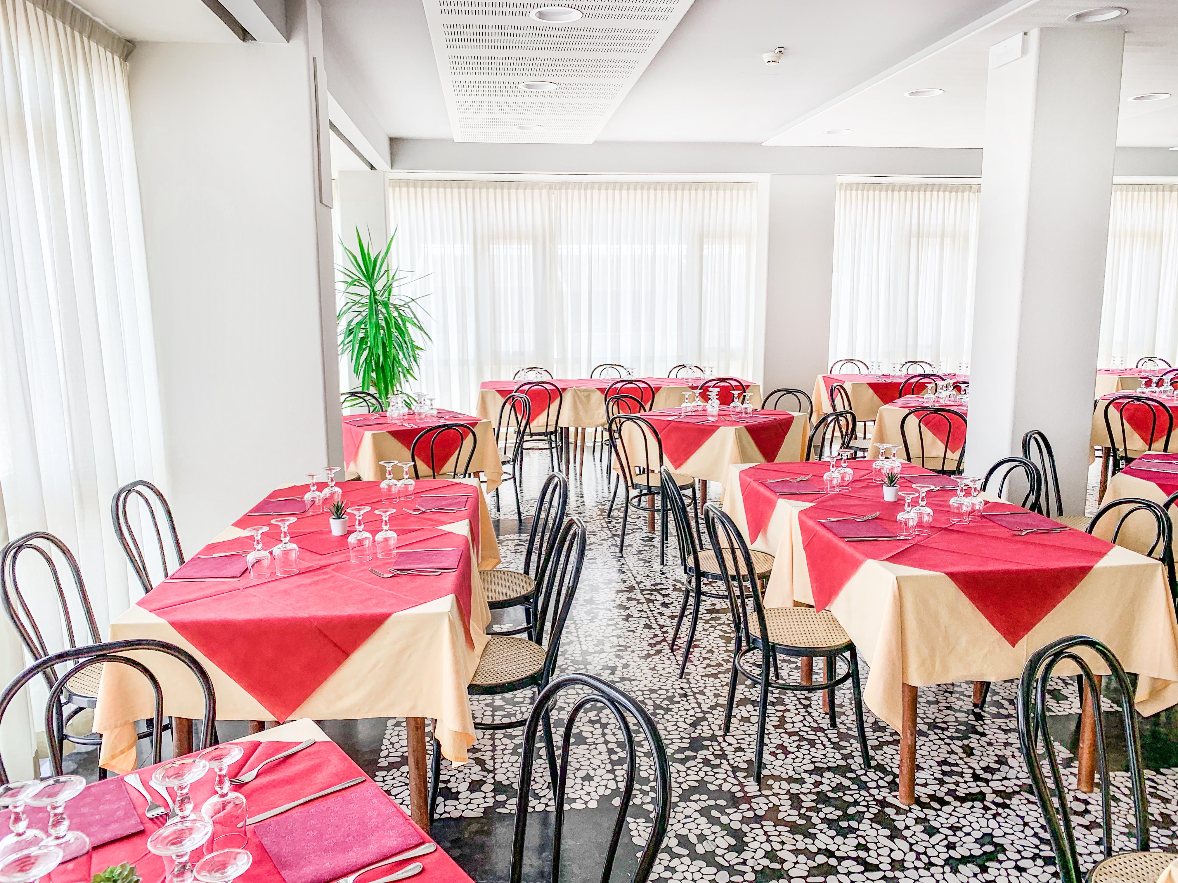 Hotel President'S Πέζαρο Εξωτερικό φωτογραφία