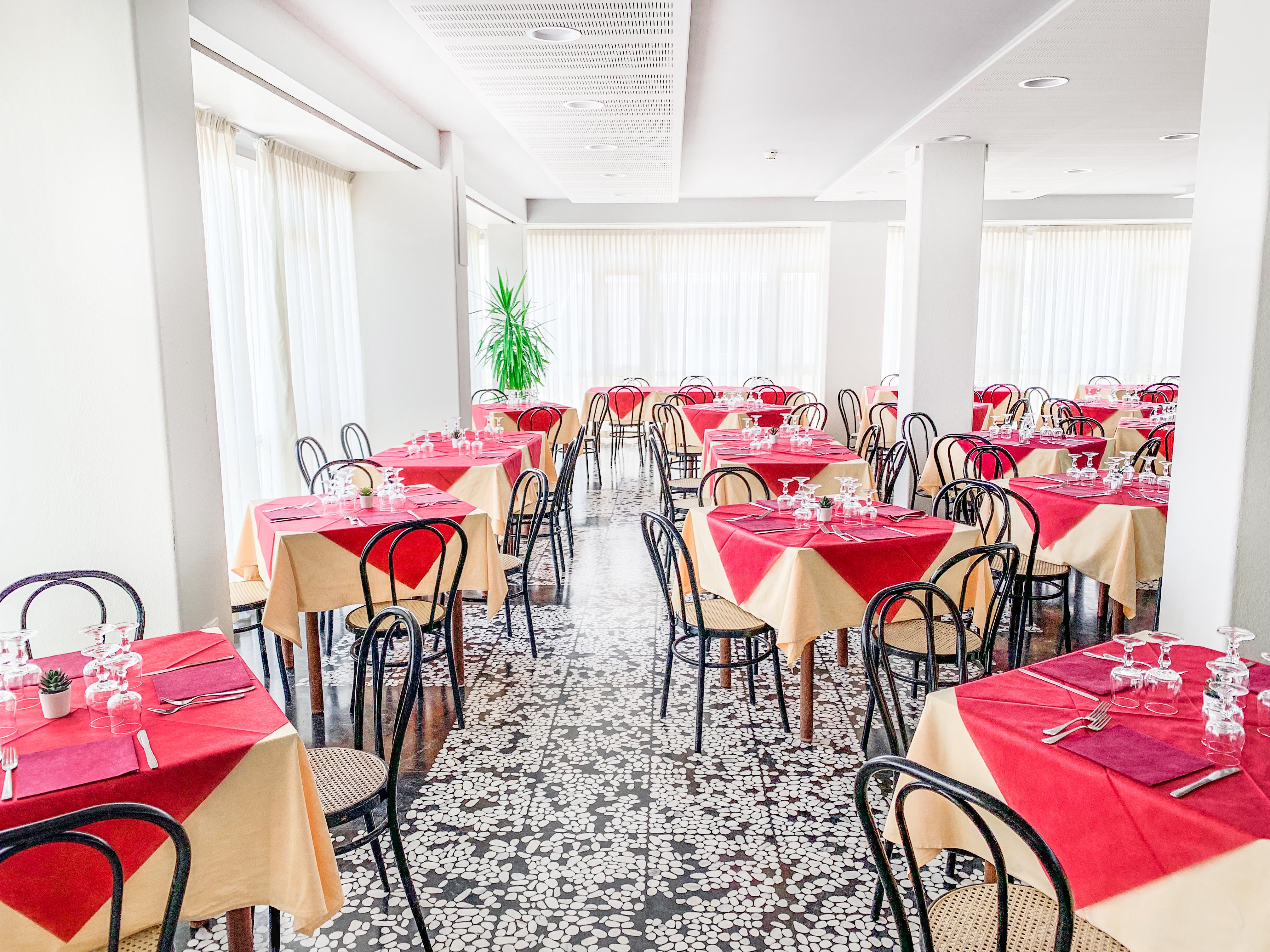Hotel President'S Πέζαρο Εξωτερικό φωτογραφία