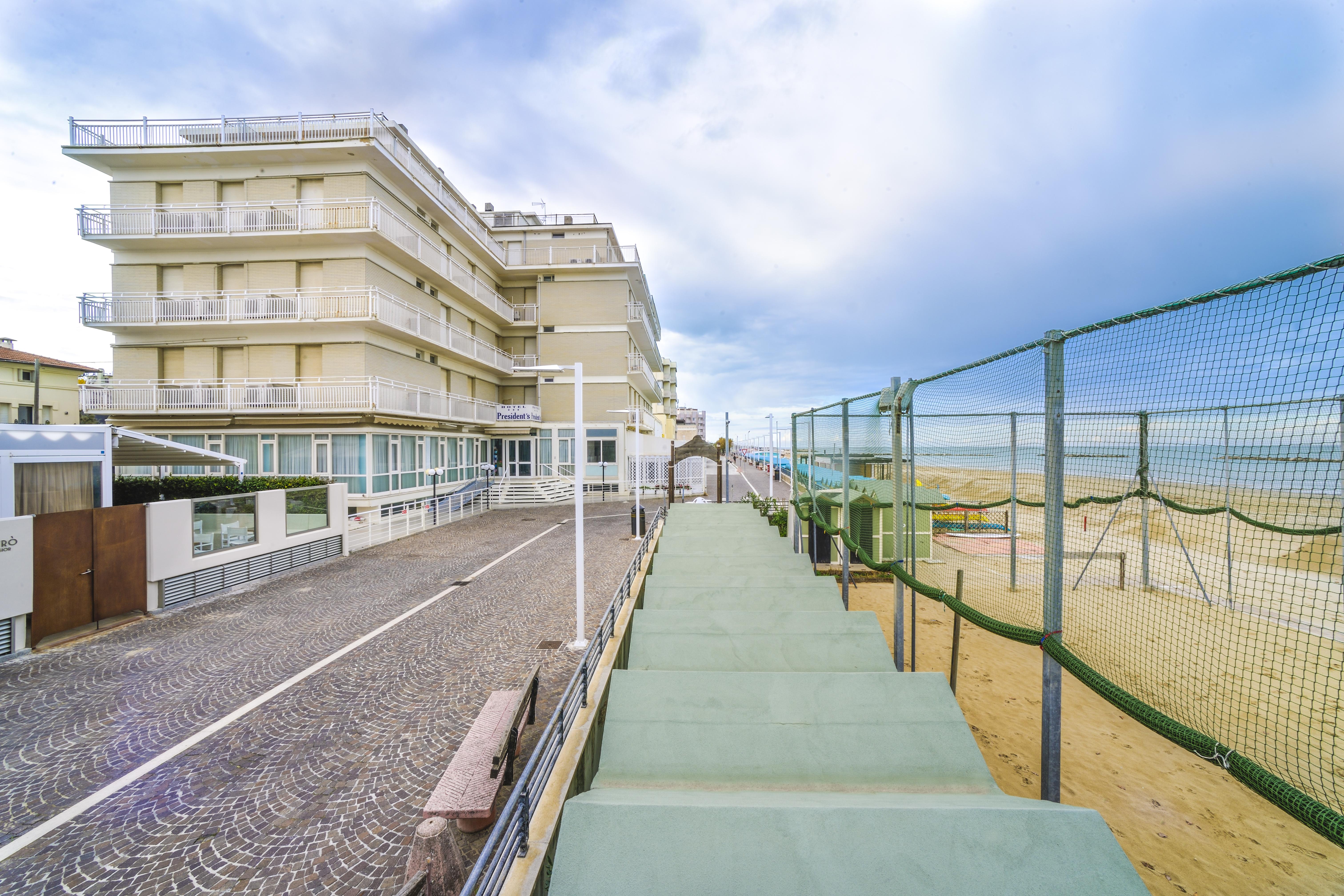 Hotel President'S Πέζαρο Εξωτερικό φωτογραφία
